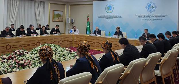 A group of people sitting in chairsAI-generated content may be incorrect.