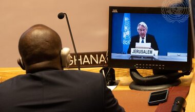 Tor Wennesland (on screen), Special Coordinator for the Middle East Peace Process, briefs the Security Council meeting on the situation in the Middle East, including the Palestinian question. (UN Photo / Eskinder Debebe - 22 March 2022)