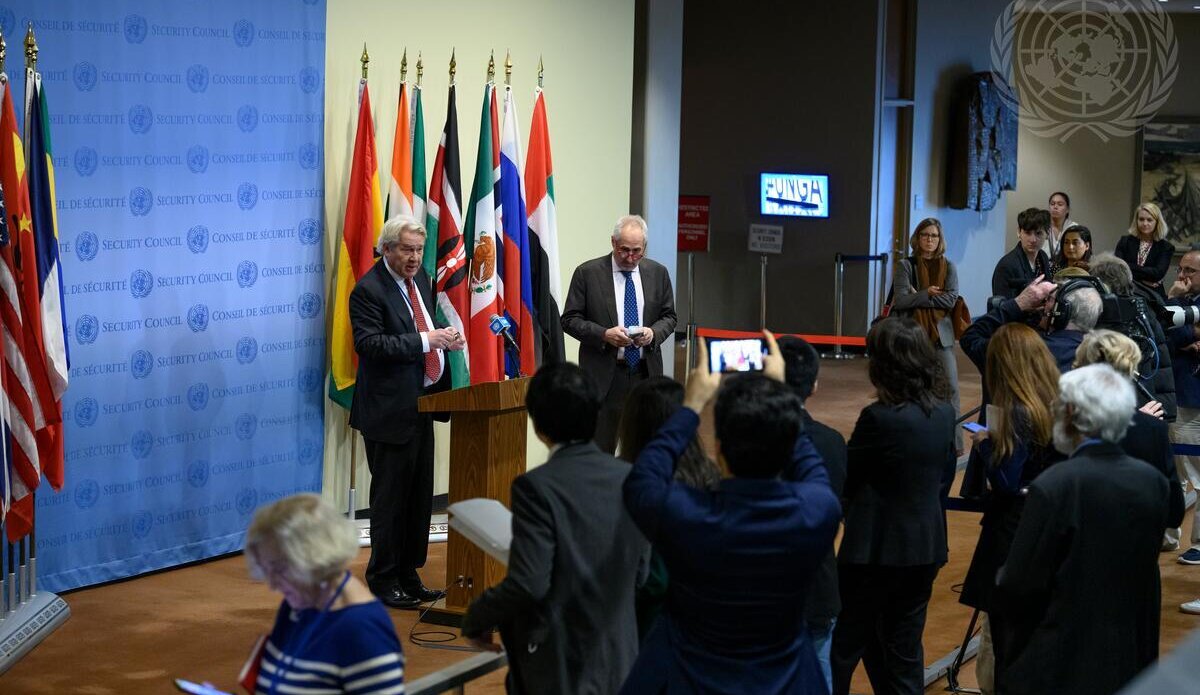Tor Wennesland (at podium), UN Special Coordinator for the Middle East Peace Process, briefs reporters after the Security Council meeting on the situation in the Middle East, including the Palestinian question. (UN Photo/Loey Felipe - 22 November 2022)