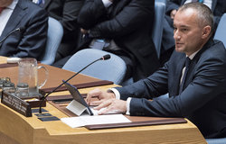 Nickolay Mladenov, UN Special Coordinator for the Middle East Peace Process, briefs the Security Council on the situation in the Middle East, reporting on UNSCR 2334 (UN Photo/Kim Haughton - 20 September 2018)